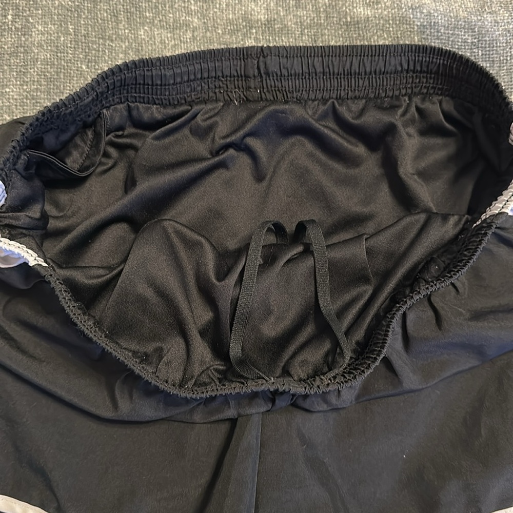 Nike Women's Black Running Shorts: size small - Picture 4 of 5